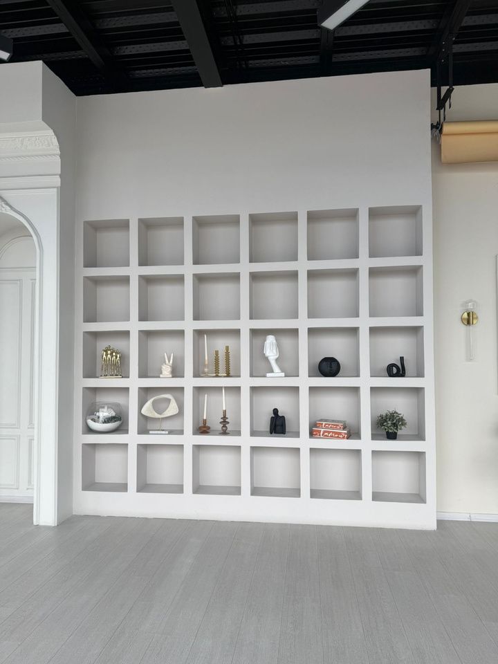 Set de estantería blanca del estudio